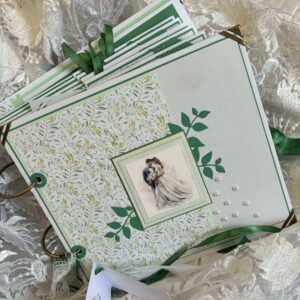 сватбен албум в зелено